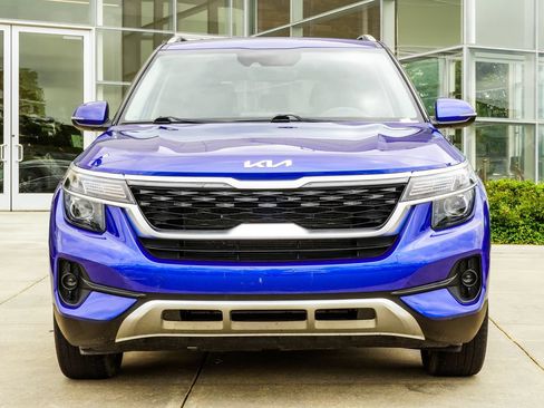 Used 2023 Kia Seltos S w/ Navigation Package AWD/4WD image 7