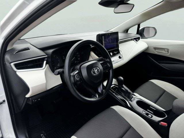 Used 2023 Toyota Corolla LE FWD image 22