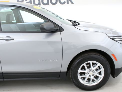 Used 2023 Chevrolet Equinox LS FWD image 10