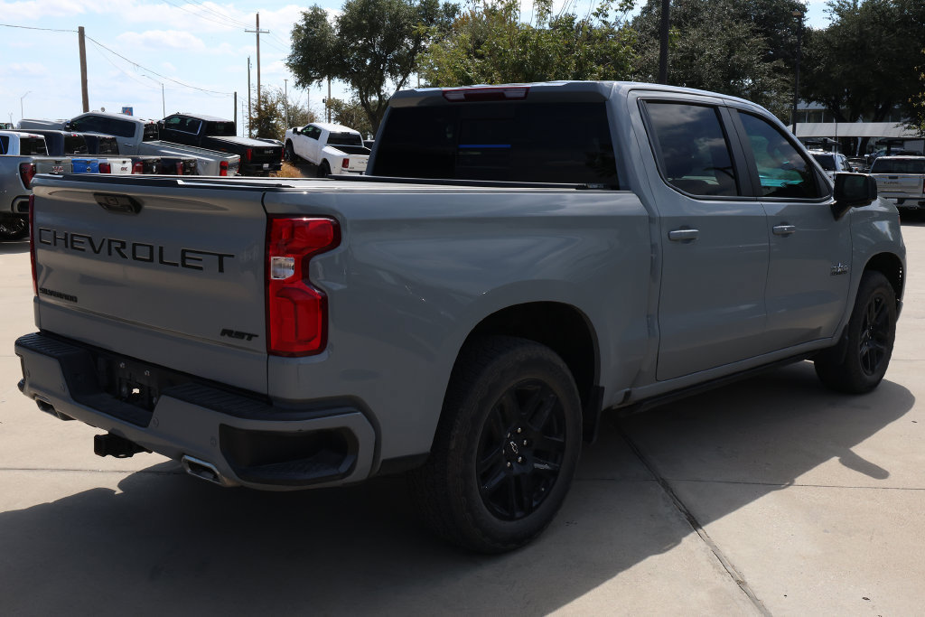 Used 2024 Chevrolet Silverado 1500 RST AWD/4WD image 5