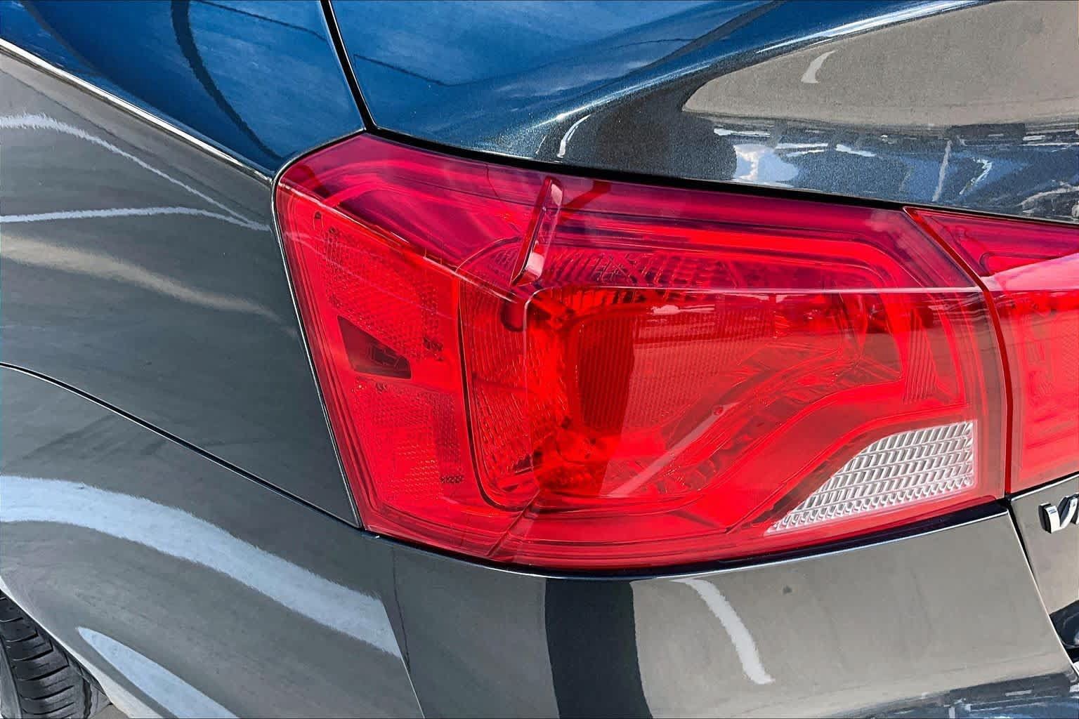 Used 2019 Chevrolet Impala LT FWD image 27