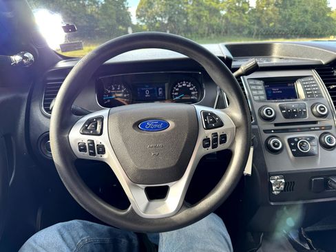 Used 2017 Ford Taurus Police Interceptor AWD image 14