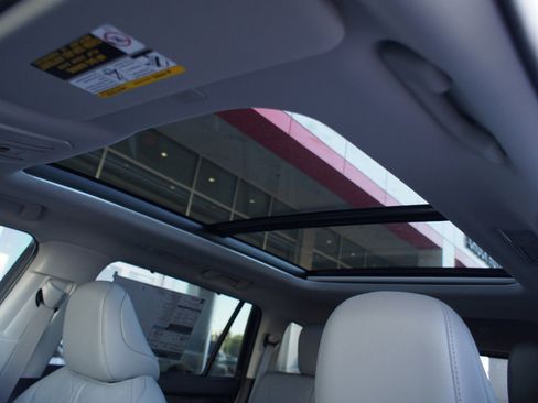 New 2026 Toyota Highlander Platinum image 27