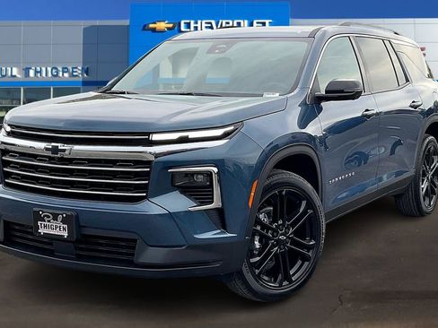 New 2026 Chevrolet Traverse LT w/ Driver Confidence Package FWD image 2