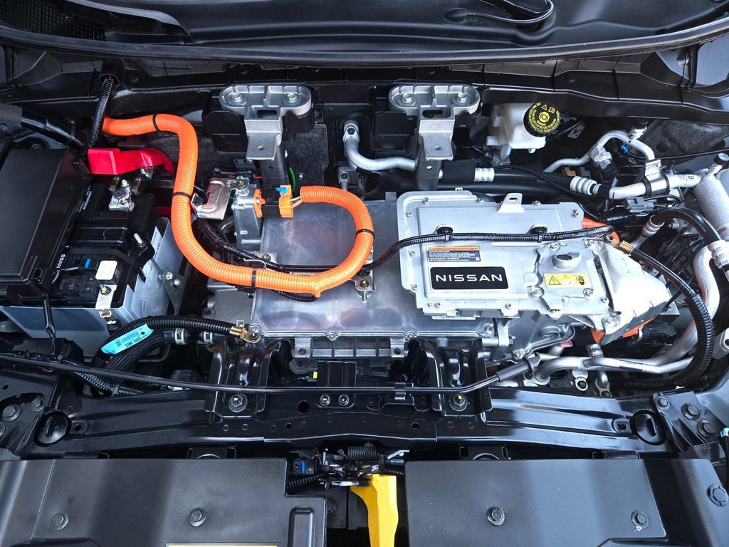 Used 2024 Nissan Ariya FWD image 33