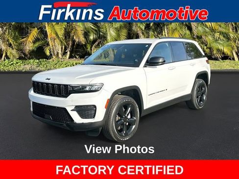 Used 2024 Jeep Grand Cherokee Altitude image 1