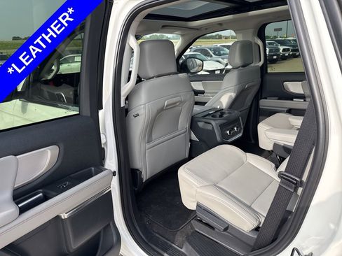Used 2025 Ford Expedition Active RWD image 10