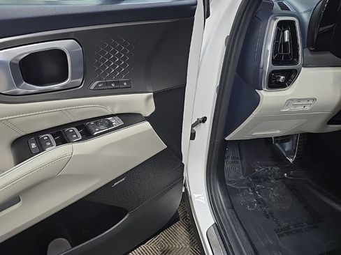 Used 2022 Kia Sorento SX Prestige w/ Panoramic Sunroof Package image 28