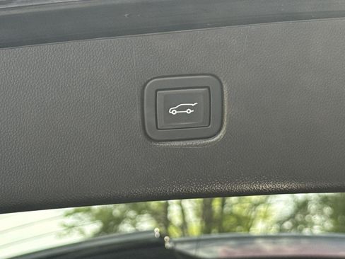 Used 2022 Chevrolet Blazer Premier AWD/4WD image 18