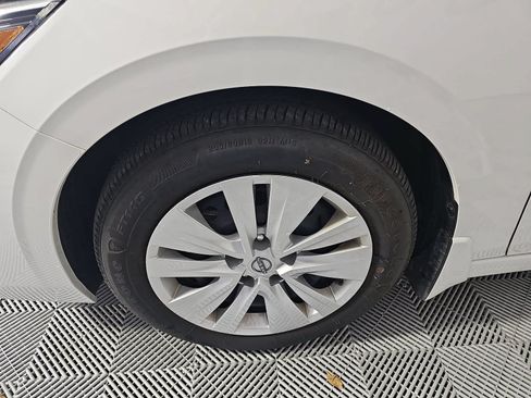 Certified 2025 Nissan Sentra S FWD image 10