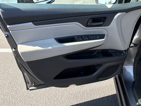 Used 2018 Honda Odyssey EX image 17