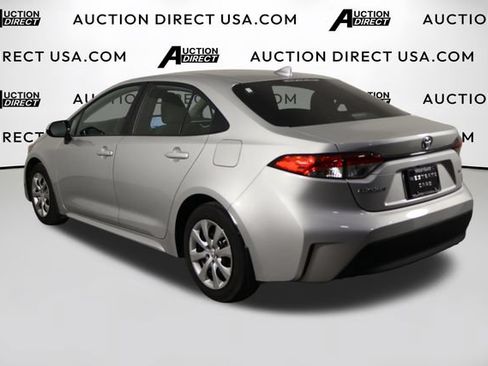 Used 2025 Toyota Corolla LE FWD image 38