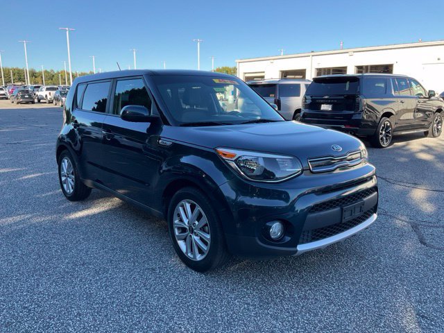 Used 2017 Kia Soul + w/ Audio Package FWD image 3