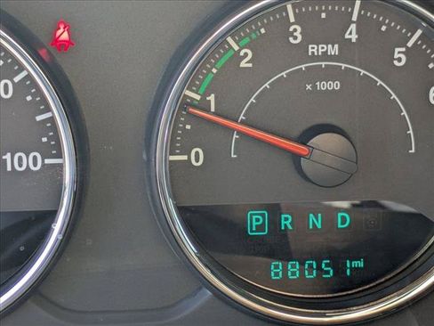 Used 2018 Jeep Wrangler Unlimited Sahara AWD/4WD image 9