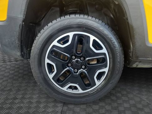 Used 2016 Jeep Renegade Trailhawk AWD/4WD image 35