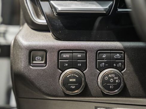 Used 2023 Chevrolet Silverado 1500 LTZ w/ LTZ Convenience Package II AWD/4WD image 47