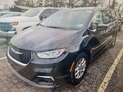 Used 2023 Chrysler Pacifica Touring-L