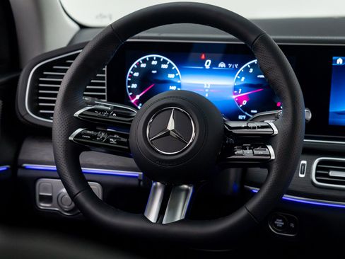 New 2026 Mercedes-Benz GLS 450 4MATIC image 12