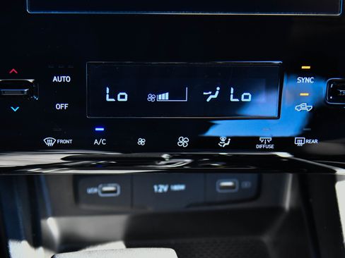 Used 2024 Hyundai Santa Cruz SEL image 22