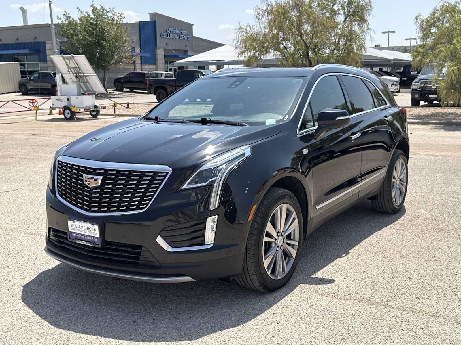 Used 2023 Cadillac XT5 Premium Luxury w/ LPO, Floor Liner Package AWD/4WD image 4