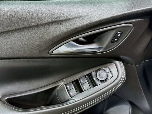 Used 2024 Buick Encore GX Preferred FWD image 17