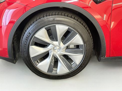 Used 2023 Tesla Model Y Long Range AWD/4WD image 35
