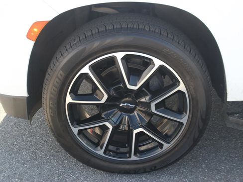 Used 2021 Chevrolet Suburban RST w/ Luxury Package image 39