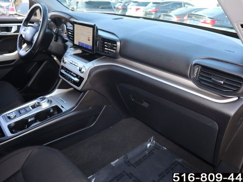 Used 2021 Ford Explorer XLT AWD/4WD image 25