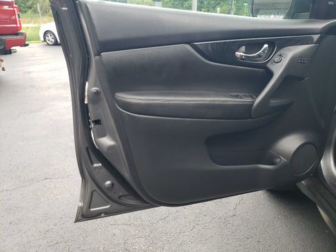 Used 2018 Nissan Rogue SL AWD/4WD image 24