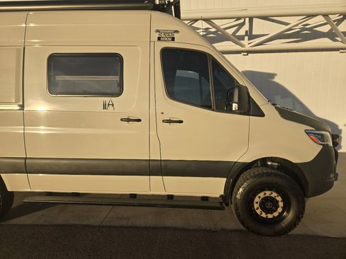 Used 2020 Mercedes-Benz Sprinter 2500 image 17