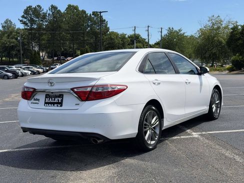 Used 2016 Toyota Camry SE FWD image 19