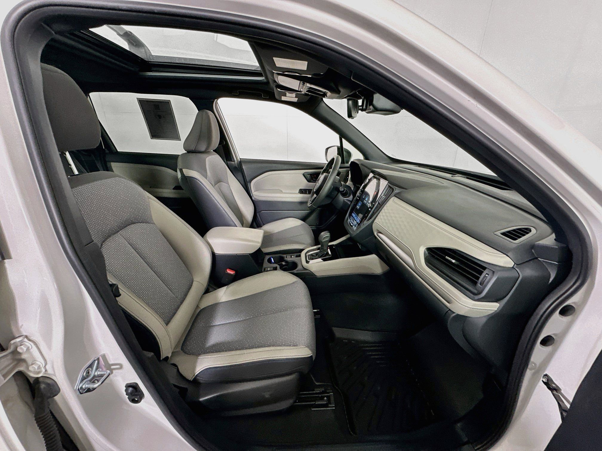 Used 2025 Subaru Forester Premium AWD/4WD image 34