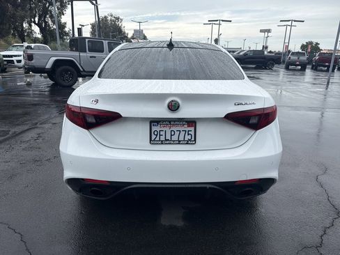 Used 2023 Alfa Romeo Giulia Veloce image 6