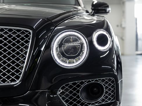 Used 2020 Bentley Bentayga AWD/4WD image 11