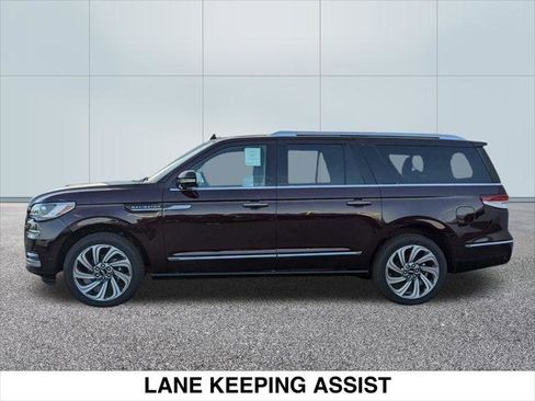 Used 2024 Lincoln Navigator L Reserve image 5