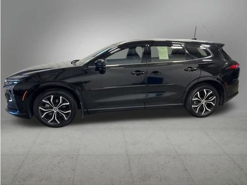Used 2025 Toyota Crown Signia AWD/4WD image 2