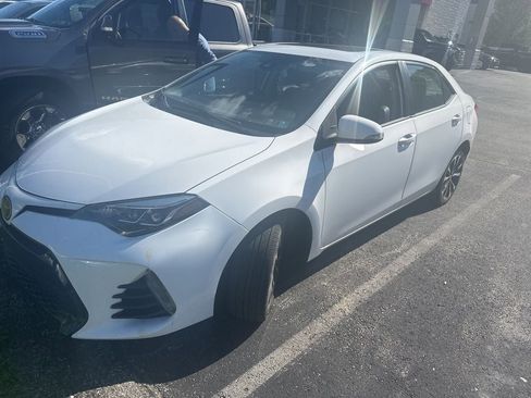 Used 2018 Toyota Corolla SE w/ SE Premium Package FWD image 1