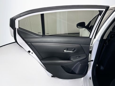 Used 2020 Nissan Sentra SR w/ Trunk Package image 24