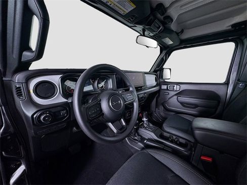 Used 2025 Jeep Wrangler Sport image 20