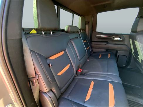 Used 2023 GMC Sierra 1500 AT4 w/ Technology Package AWD/4WD image 19