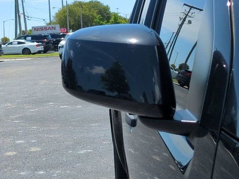 Used 2021 Nissan Frontier SV w/ Midnight Edition Floor Mats AWD/4WD image 13