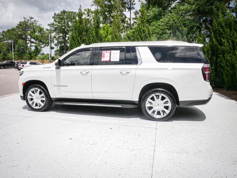 Used 2021 Chevrolet Suburban High Country AWD/4WD image 7