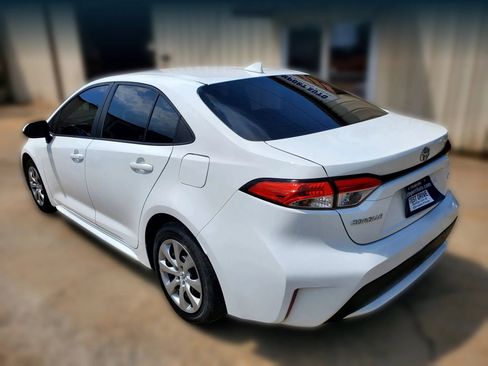 Used 2021 Toyota Corolla LE FWD image 9