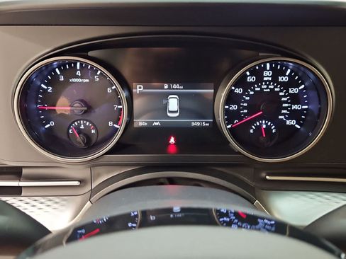 Used 2024 Kia Carnival LX FWD image 13