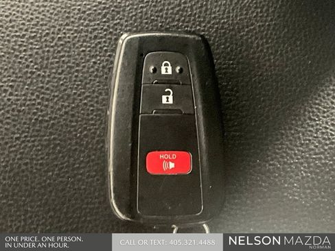 Used 2025 Toyota RAV4 XLE FWD image 48