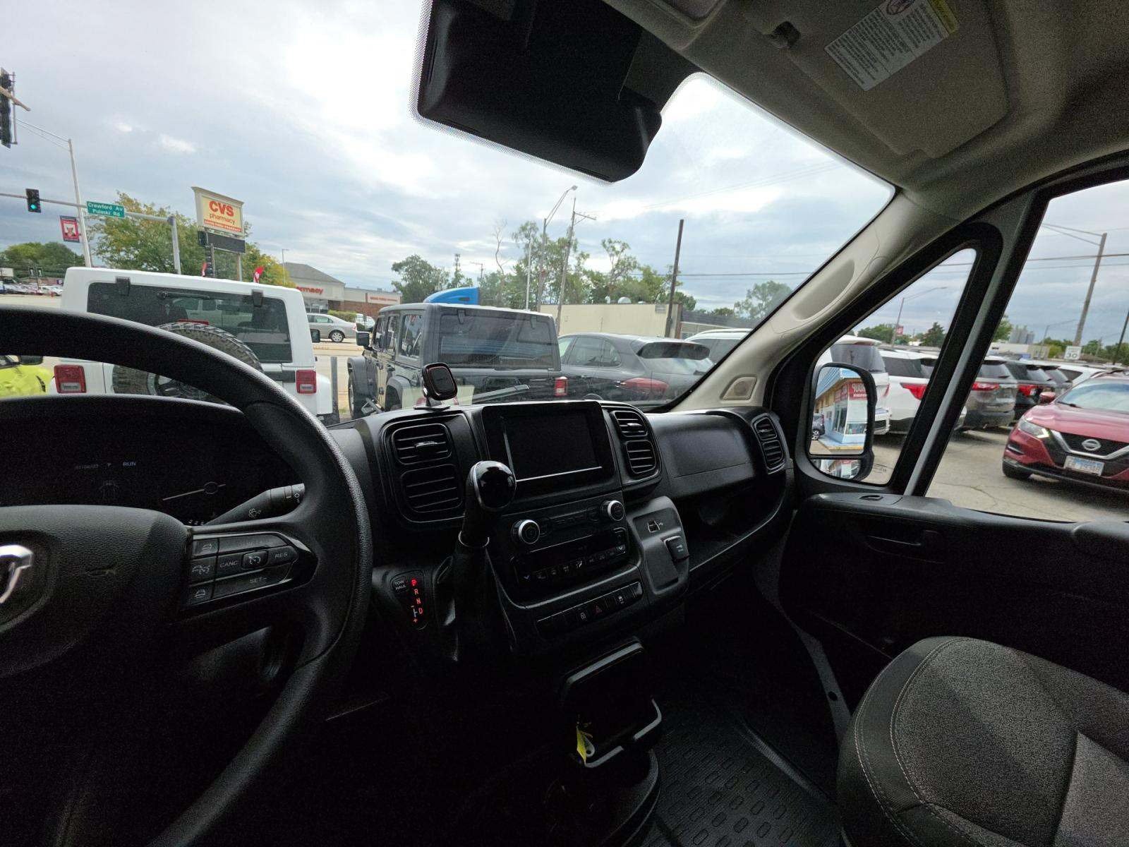 Used 2024 RAM ProMaster 2500 w/ Convenience Group FWD image 7