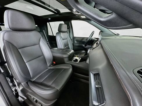 Used 2023 Chevrolet Tahoe Z71 w/ Luxury Package AWD/4WD image 31