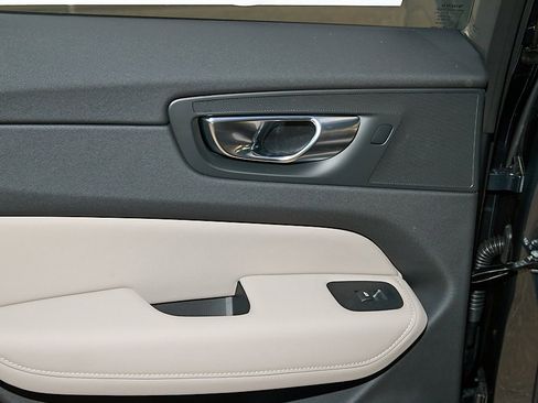 New 2026 Volvo XC60 B5 Plus w/ Climate Package image 18