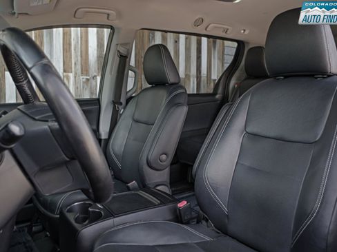 Used 2016 Toyota Sienna SE FWD image 12