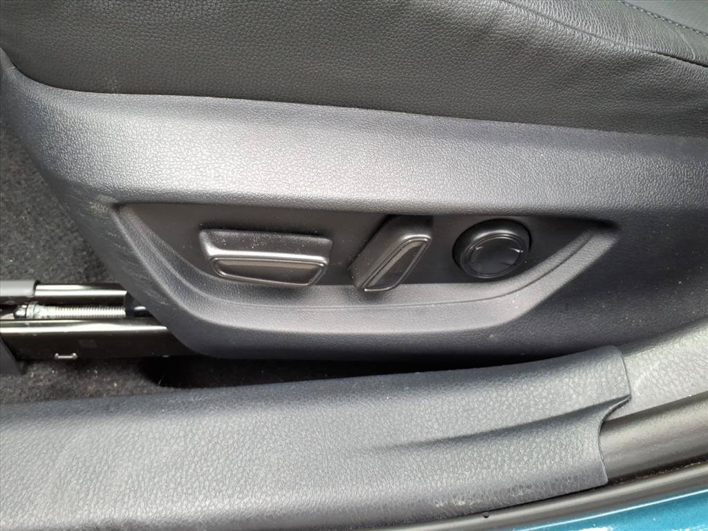 Used 2025 Toyota Camry XSE FWD image 27